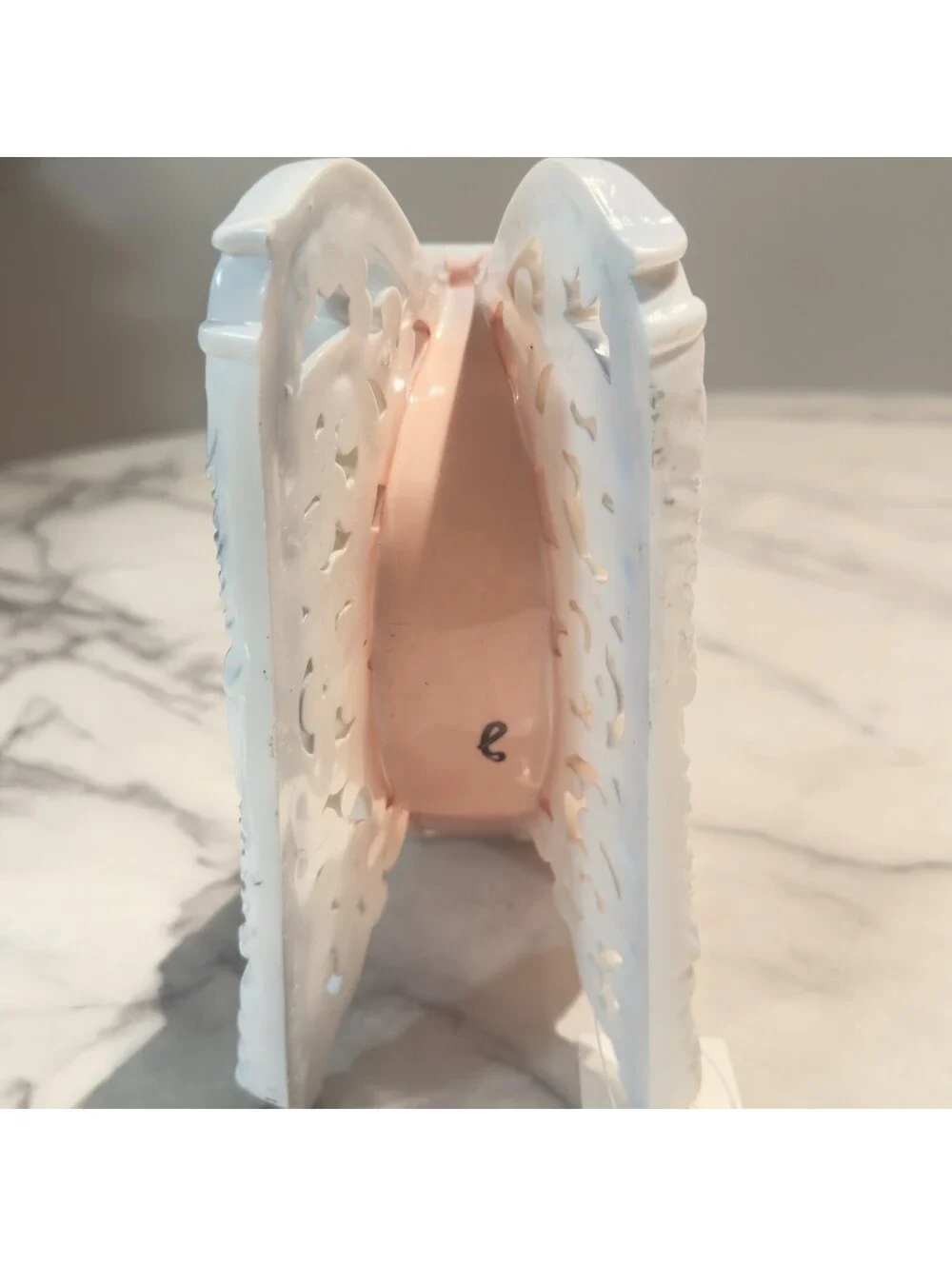 N/A solid plastic
